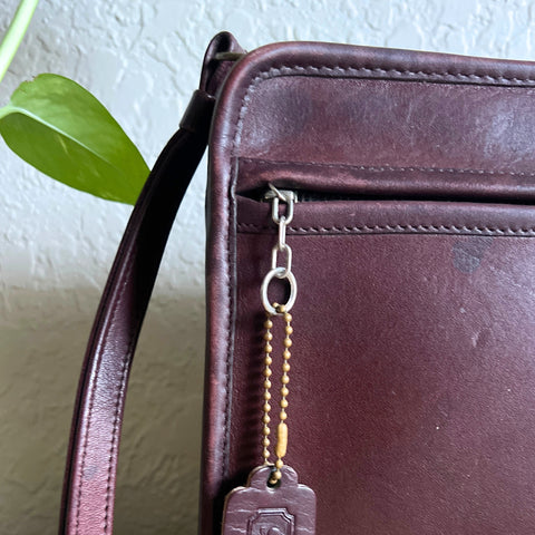 Vintage Coach Standard Clutch Burgundy 5140
