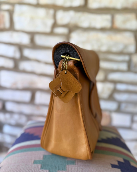 Vintage Coach Pre-Registration Courier Pouch (large) 8920 in Saddle