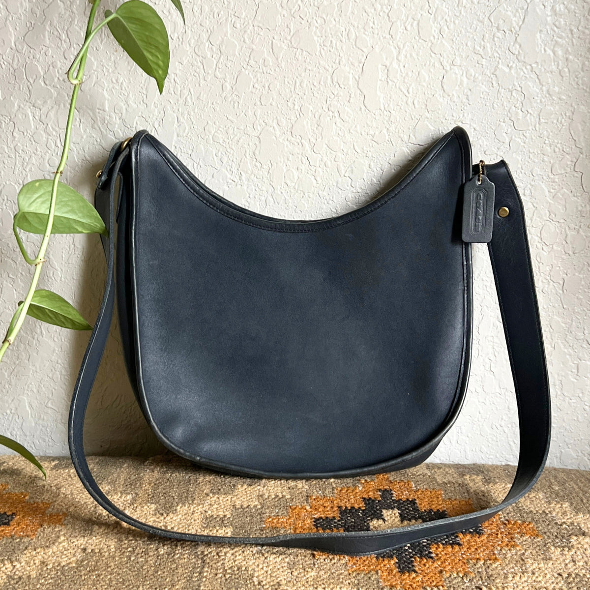 Vintage Coach Becket Zip Bag Navy 9920 – Socorro Society