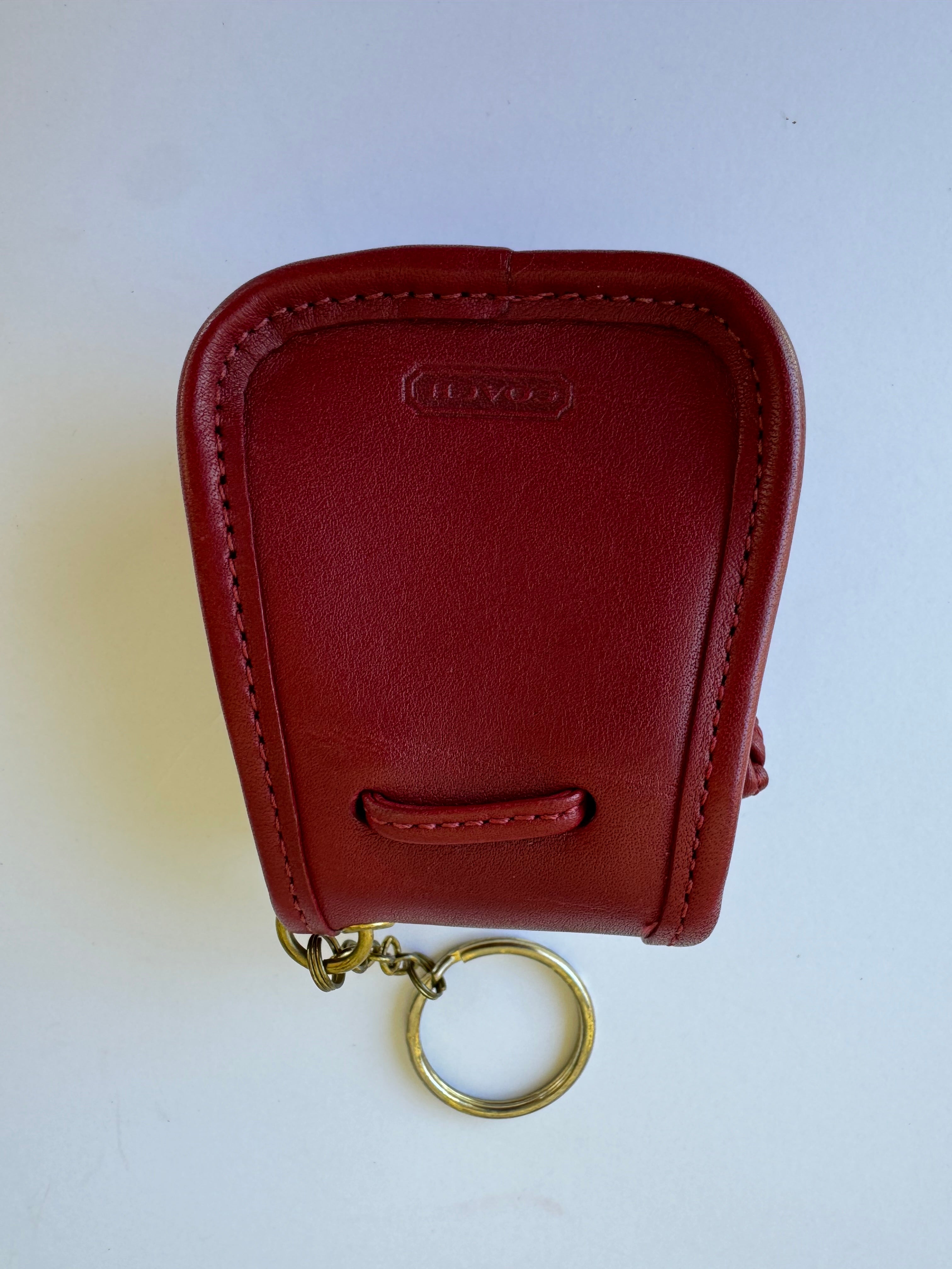 Hold ines COACH outlet MINI ROGUE KEY FOB