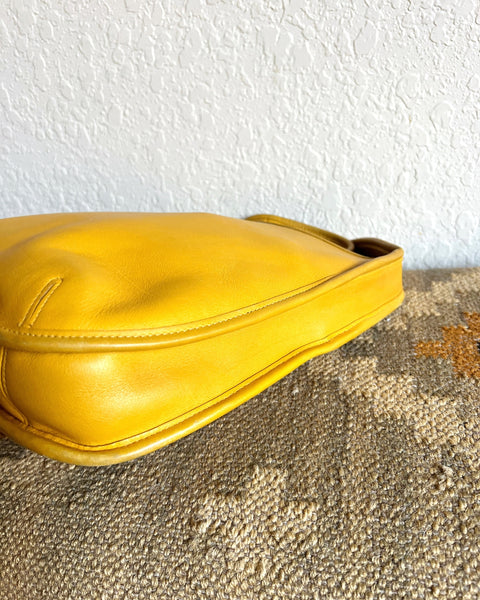 Vintage Coach Ergo Compartment Bucket 9047