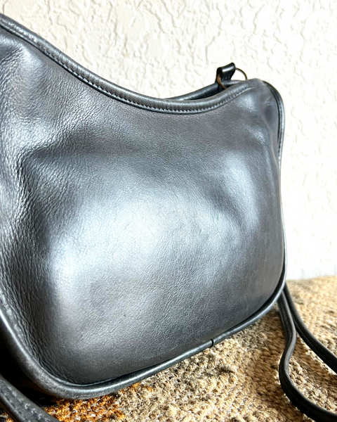 Vintage Coach Swinger Small 4080