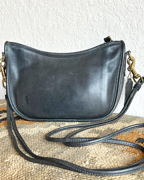 Vintage Coach Swinger Small 4080