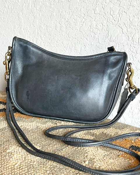 Vintage Coach Swinger Small 4080