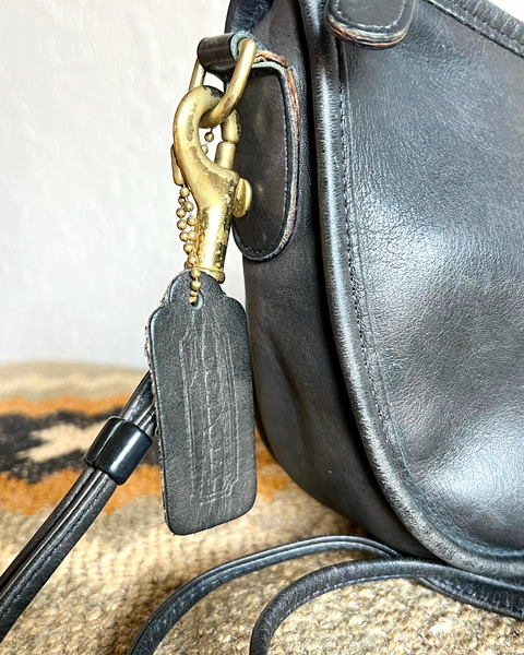 Vintage Coach Swinger Small 4080