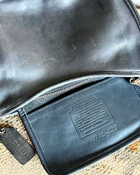 Vintage Coach Swinger Small 4080